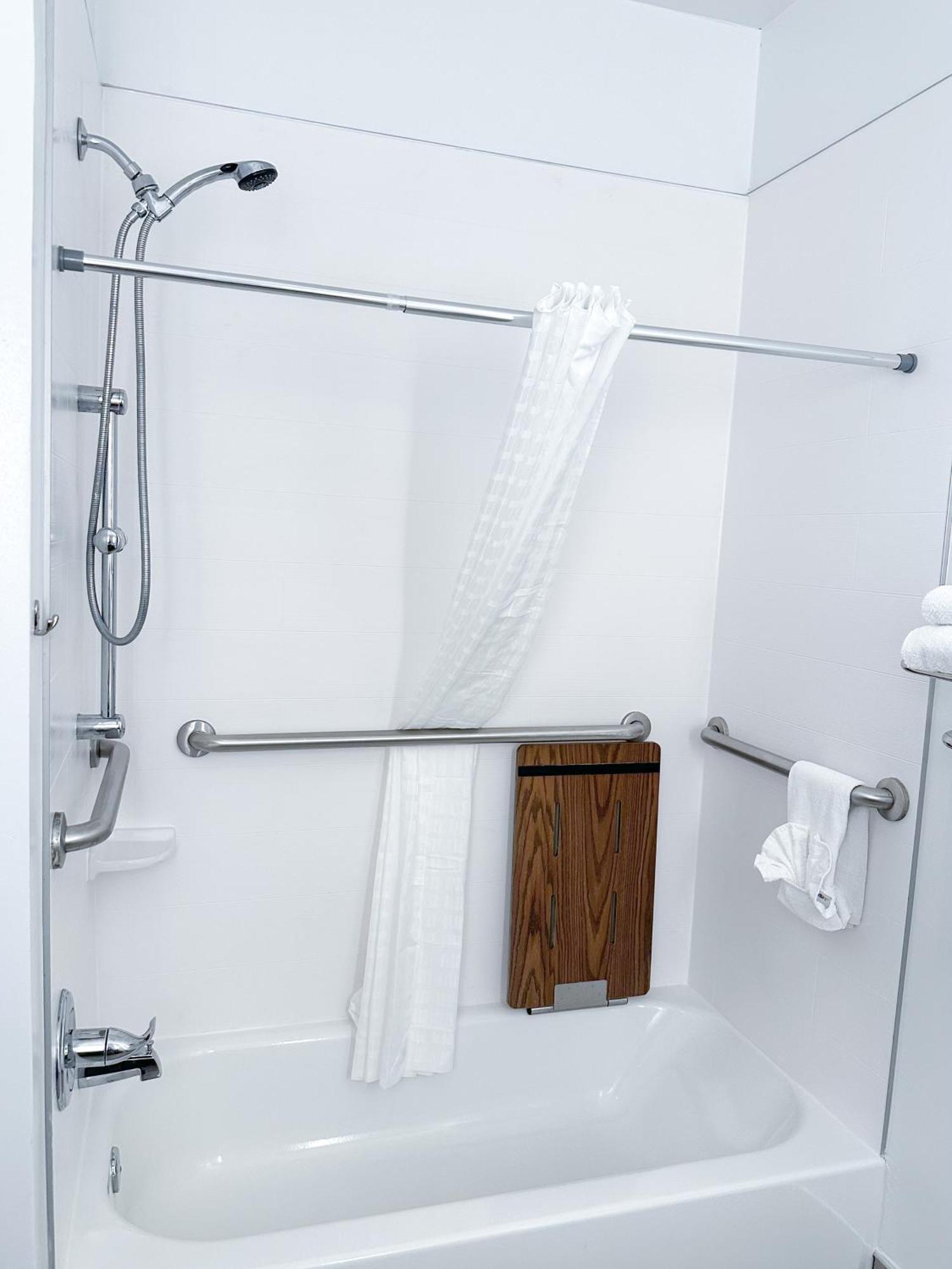 Country Inn & Suites By Radisson, Bloomington-Normal Airport, Il Екстериор снимка