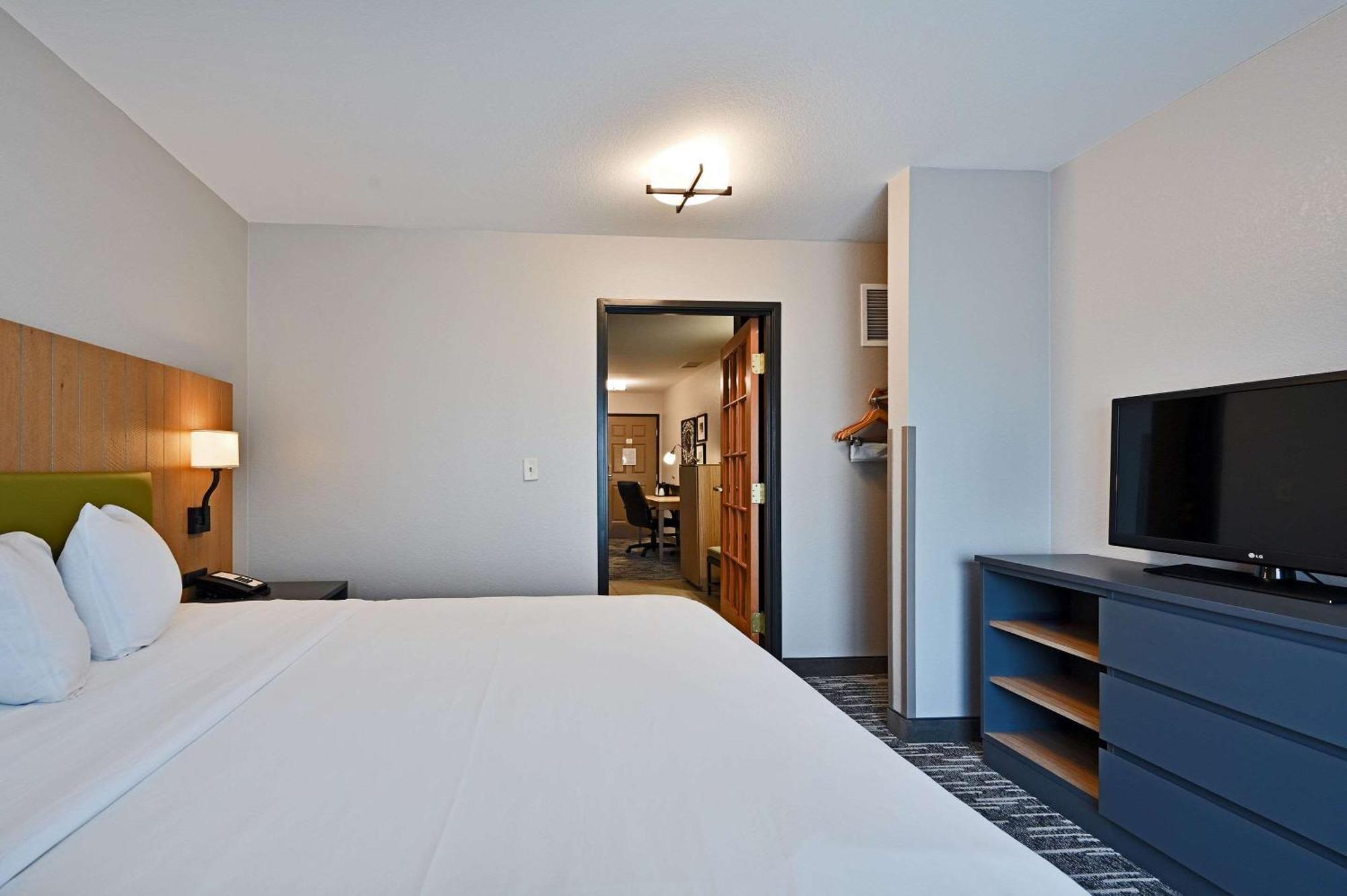 Country Inn & Suites By Radisson, Bloomington-Normal Airport, Il Екстериор снимка