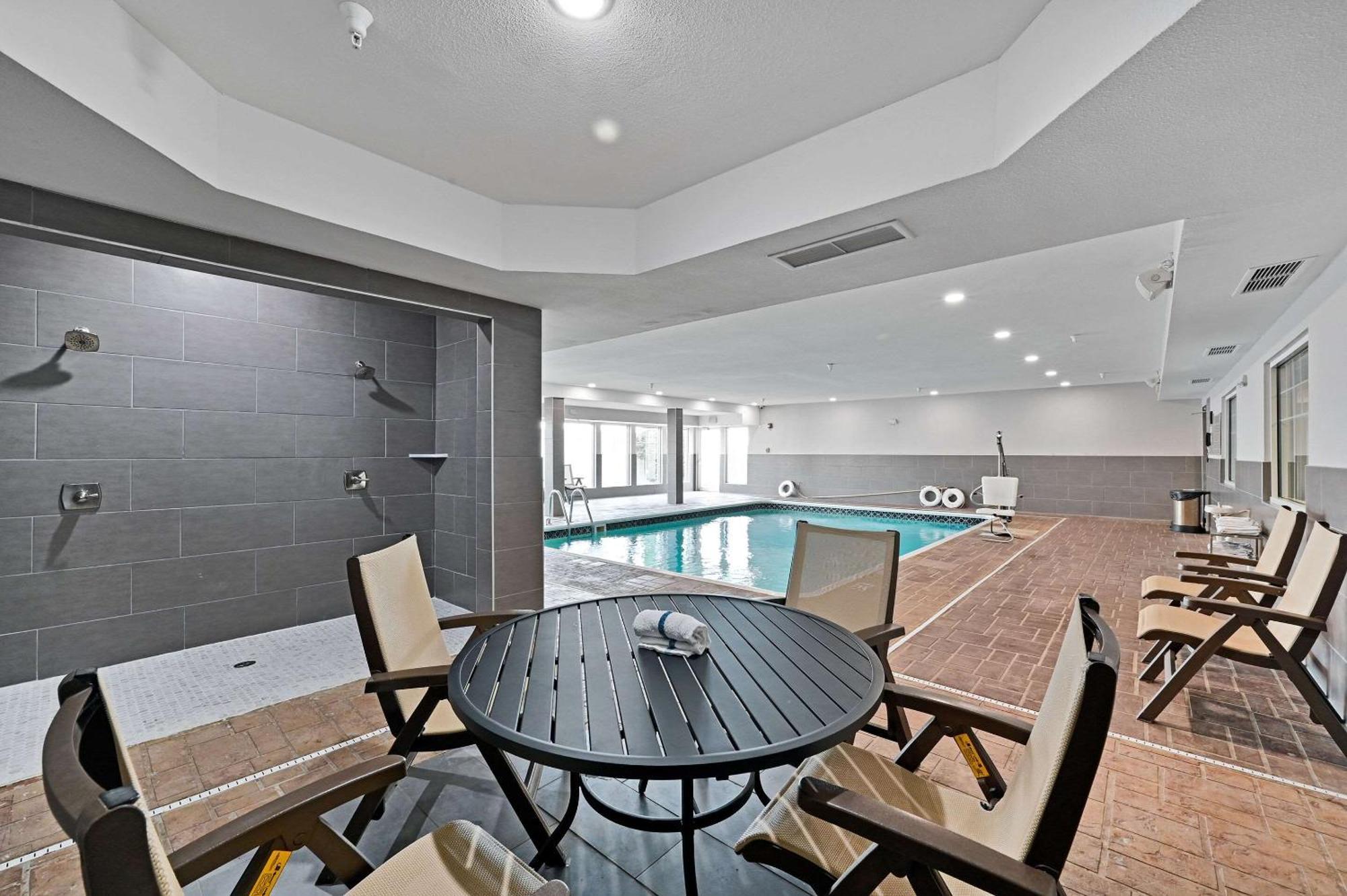 Country Inn & Suites By Radisson, Bloomington-Normal Airport, Il Екстериор снимка